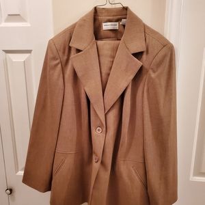 LADIES ALFRED.DUNNER PANT SUIT SIZE 18W